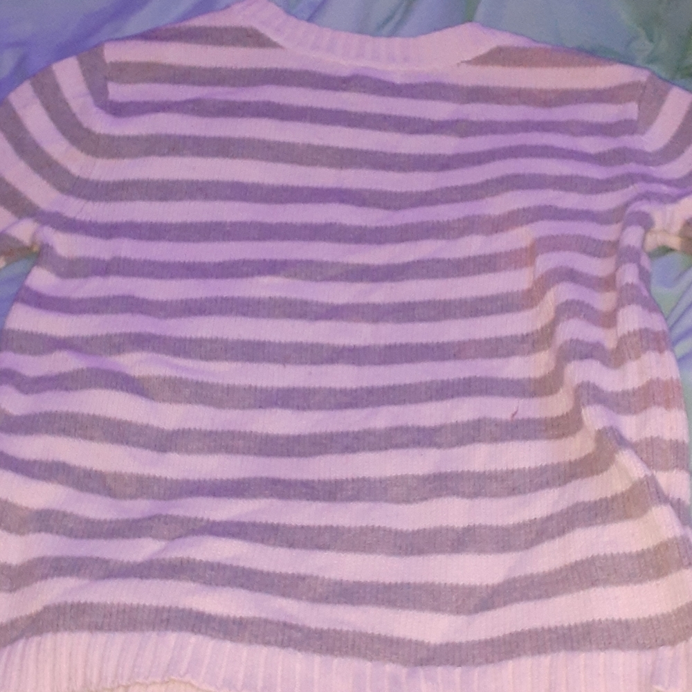 Sweater🧥 - Picture 2 of 2